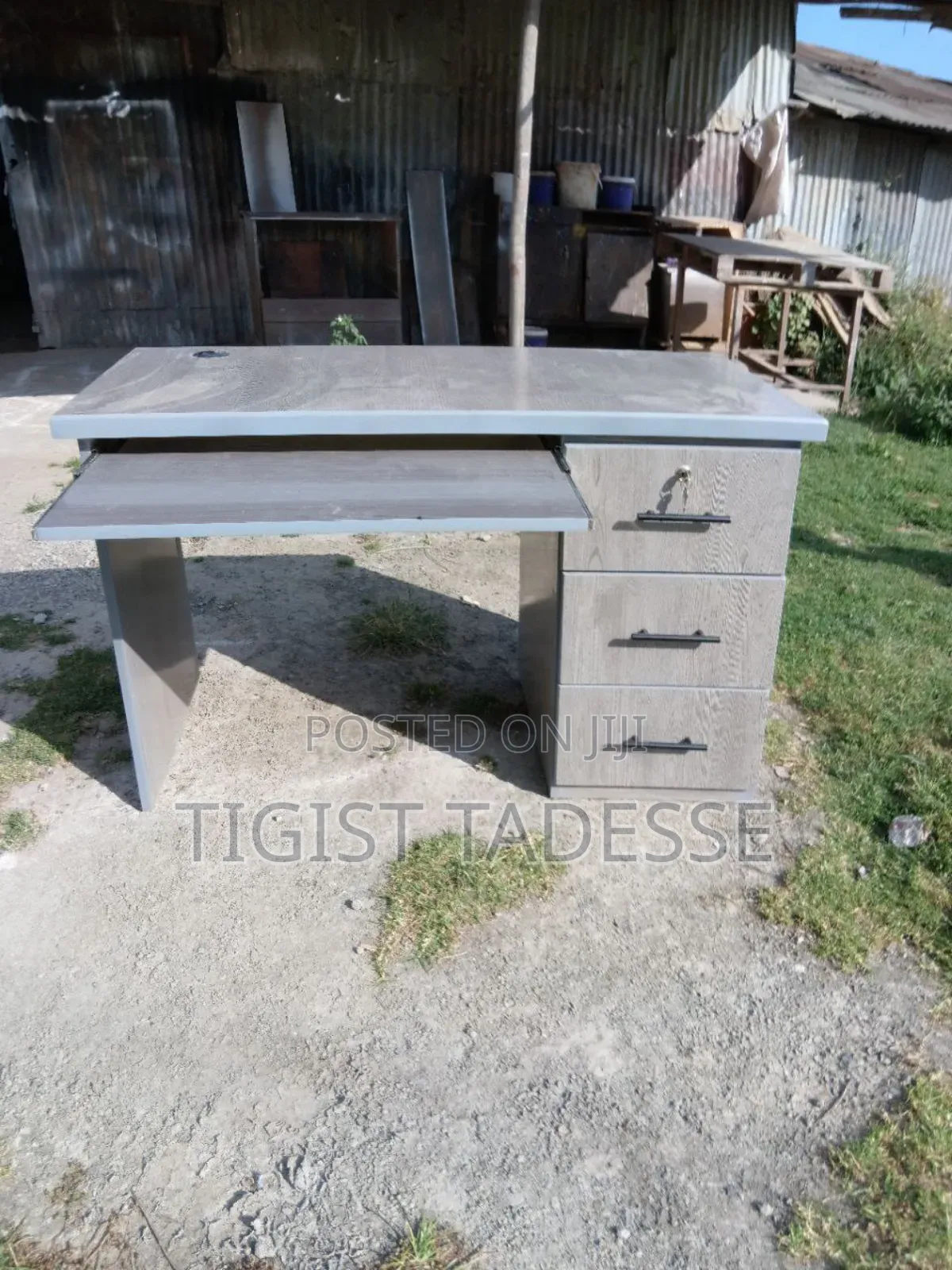 Computer Table With Keyboard Holder የቢሮ ጠረጴዛ 60*120ሳ.ሜ