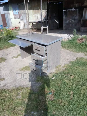 Computer Table With Keyboard Holder የቢሮ ጠረጴዛ 60*120ሳ.ሜ