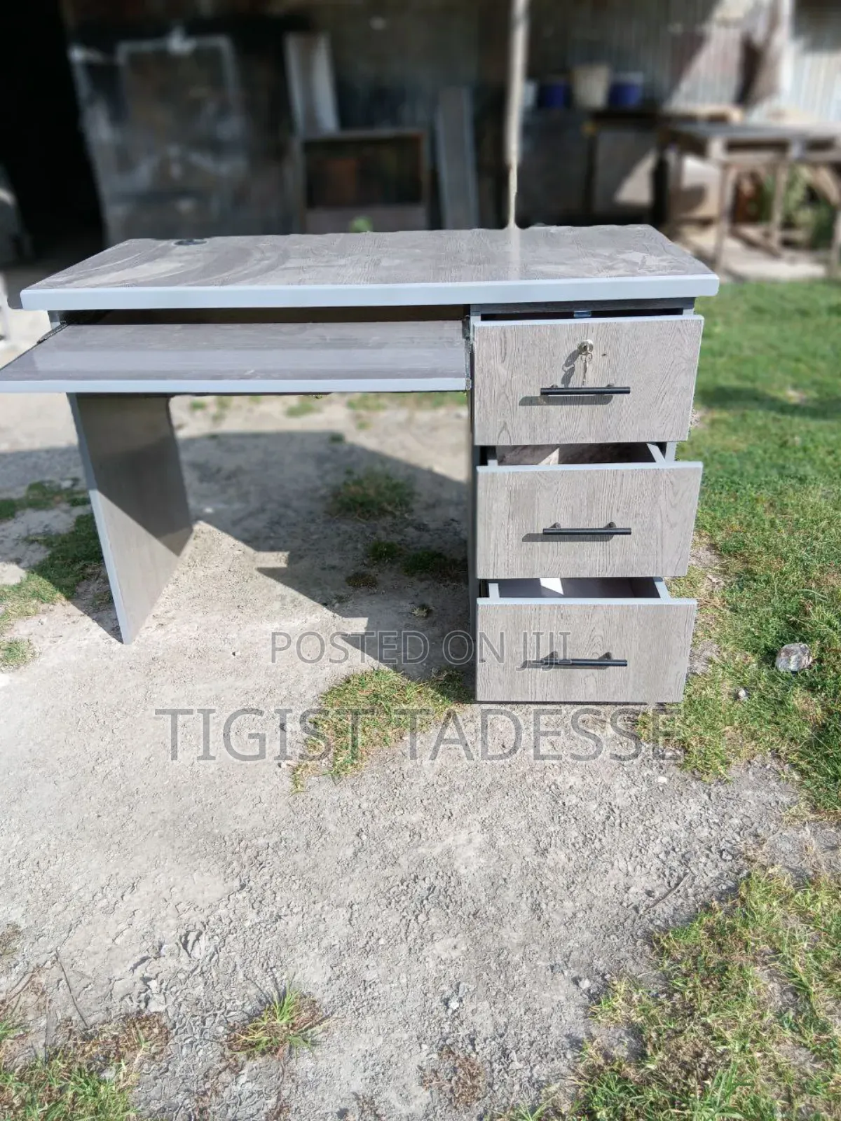 Computer Table With Keyboard Holder የቢሮ ጠረጴዛ 60*120ሳ.ሜ