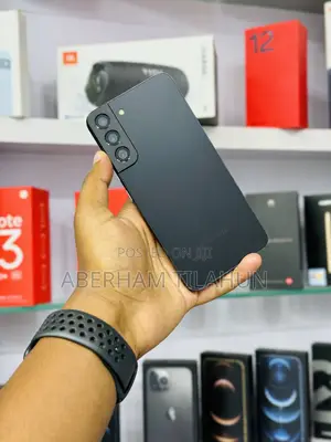 Photo - Samsung Galaxy S22+ 5G 128 GB Black