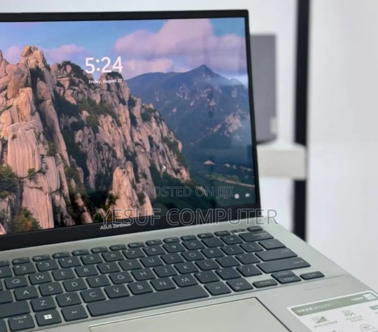 New Laptop Asus ZenBook 13 UX331UN 16GB Intel Core I7 SSD 512GB