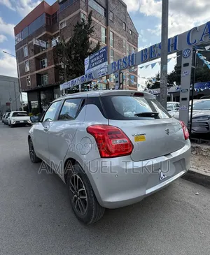 Suzuki Swift 2022 Silver