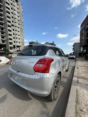 Suzuki Swift 2022 Silver