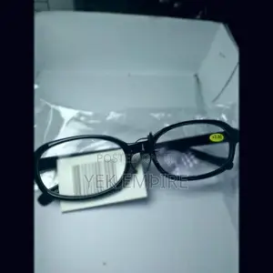 Photo - Reading Glass In Low Price