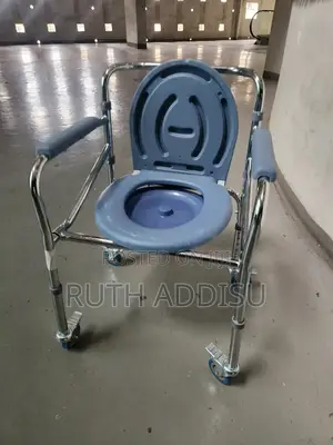 Photo - Commode Wheelchair丸的four Mini Wheels Medical Wheelchair建議wheelchair