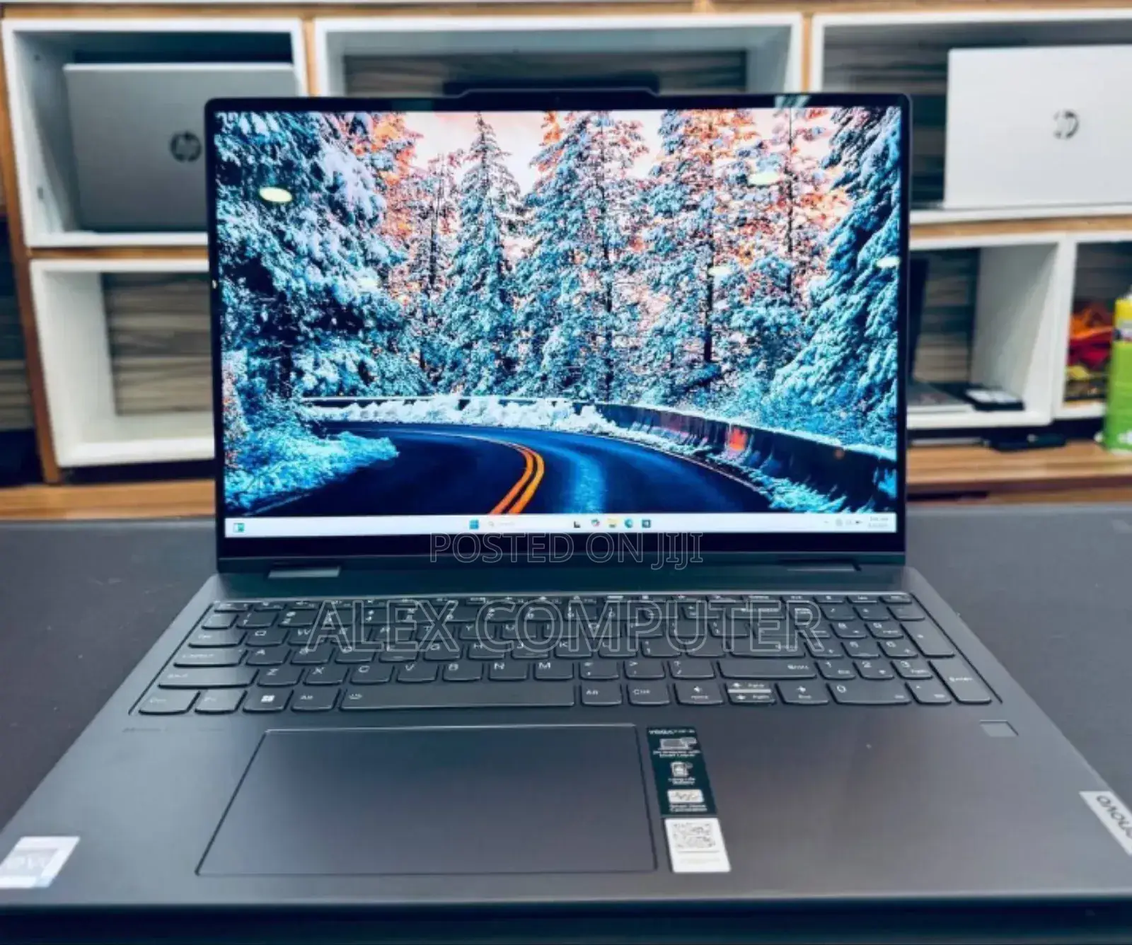 New Laptop Lenovo Yoga 7i 16GB Intel Core I7 SSD 512GB