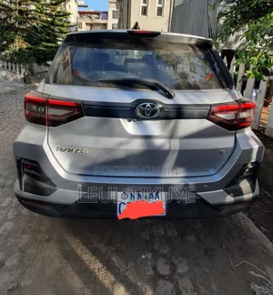 Toyota Raize 2022 Silver