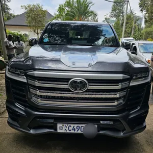 Photo - Toyota Land Cruiser 2023 Pearl