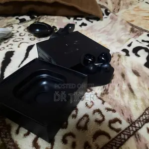 Photo - Apple Earpod