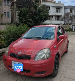 Photo - Toyota Vitz 2002 Red