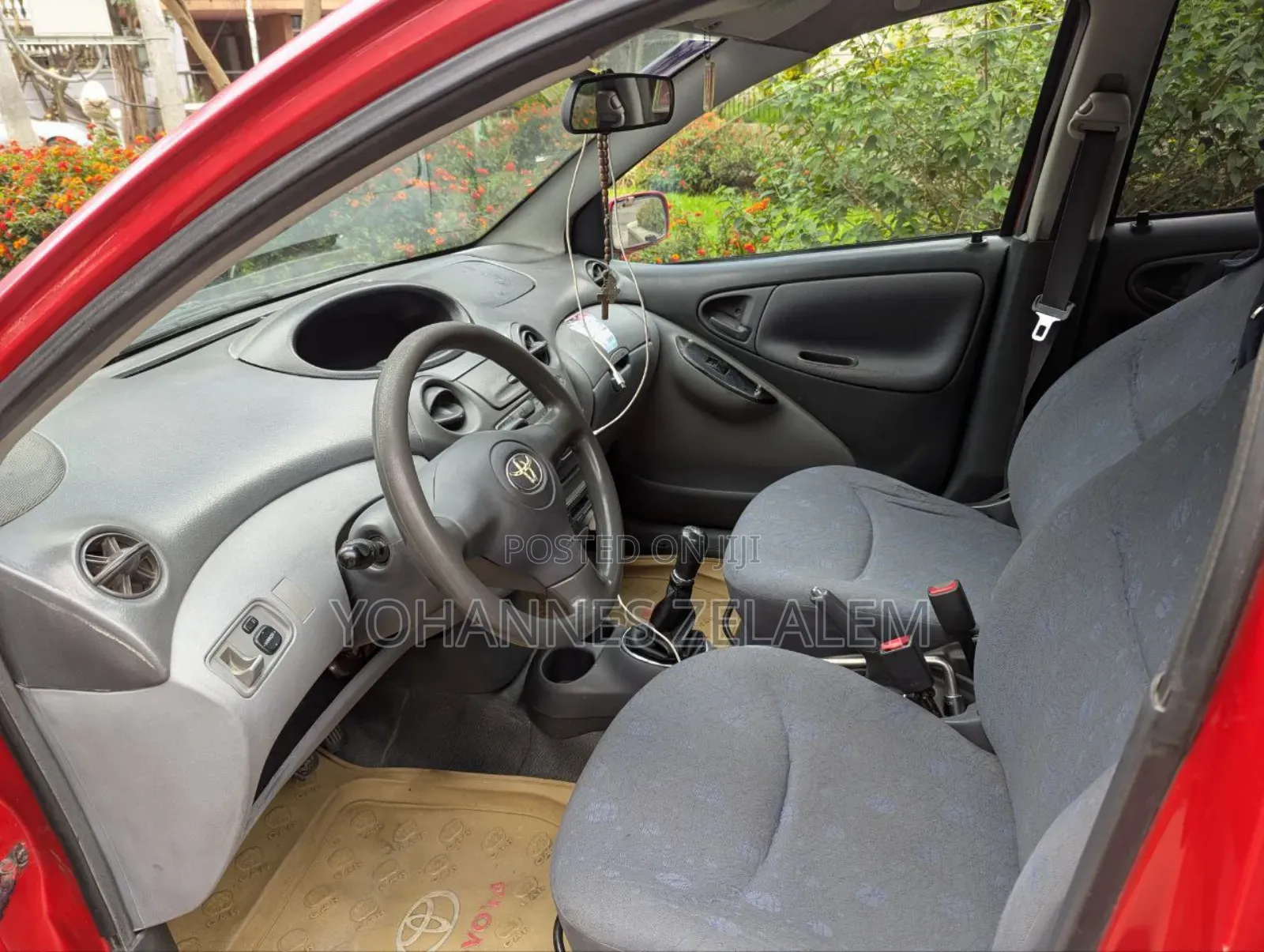 Toyota Vitz 2002 Red