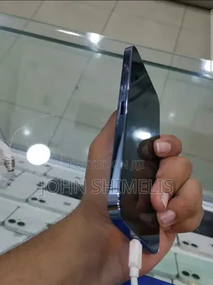 Photo - Apple iPhone 13 Pro Max 256 GB Gray