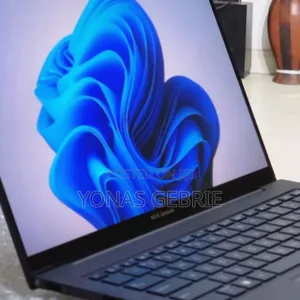 New Laptop Asus 16GB Intel Core i7 SSD 1T