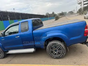Toyota Hilux SR5 BLACK 4x4 2015 Blue