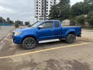 Toyota Hilux SR5 BLACK 4x4 2015 Blue