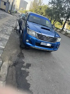 Photo - Toyota Hilux SR5 BLACK 4x4 2015 Blue