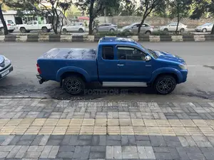 Toyota Hilux SR5 BLACK 4x4 2015 Blue