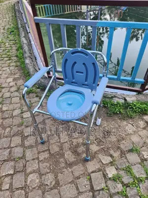 Commode Chair延誤toilet Chair段的brand New Poty朱明commode Chair朱諾toilet Cha