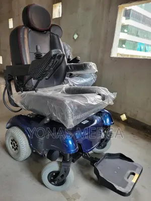 Electric Wheelchair Use High Qualit巨葡stabil Robust Electric Wheelchair