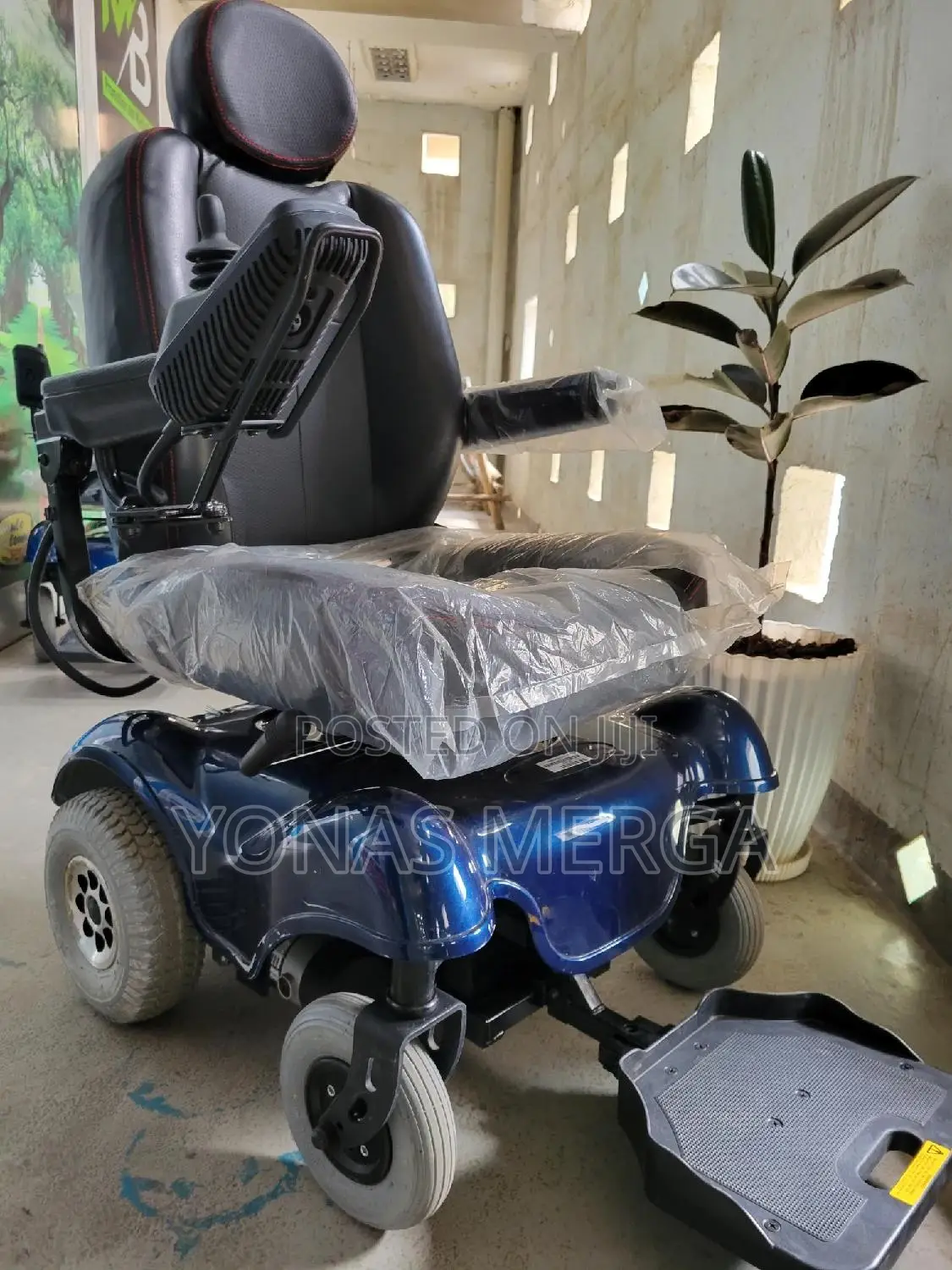Auto Wheelchair影窗wheels Steel Electric Wheelchair for Elderly Disabled