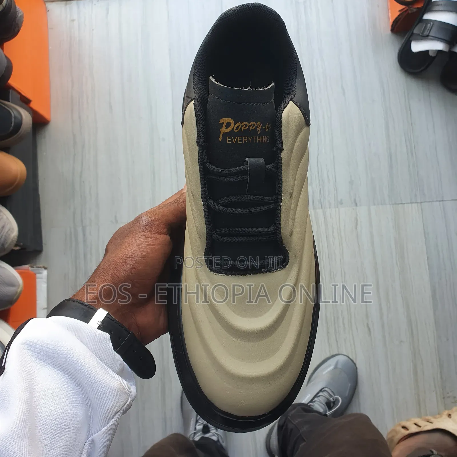 Leather Desert Wave Runner Shoe [On Hand]