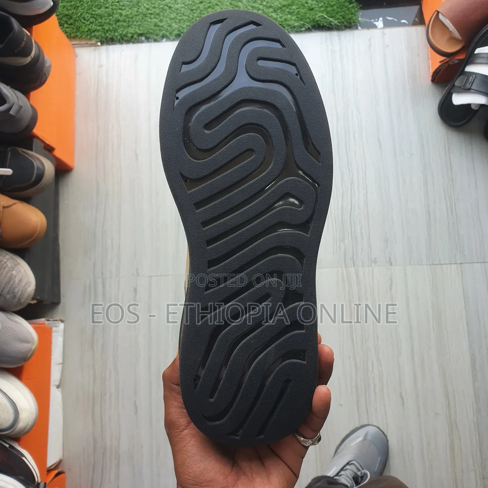 Leather Desert Wave Runner Shoe [On Hand]