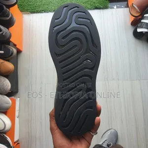 Leather Desert Wave Runner Shoe [On Hand]