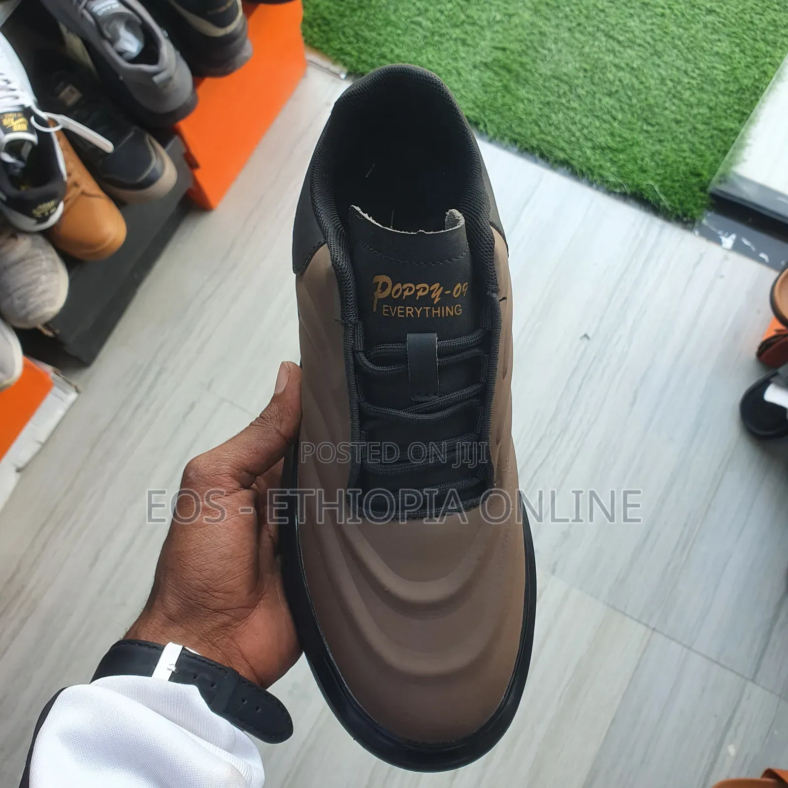 Leather Desert Wave Runner Shoe [On Hand]