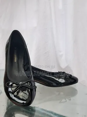 Photo - Brand New Womens Shoes