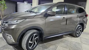 Photo - Toyota Rush 2023 Pearl