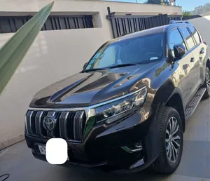 Photo - Toyota Land Cruiser Prado 2019 Brown