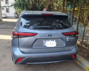 Toyota Highlander Hybrid 2024 Silver