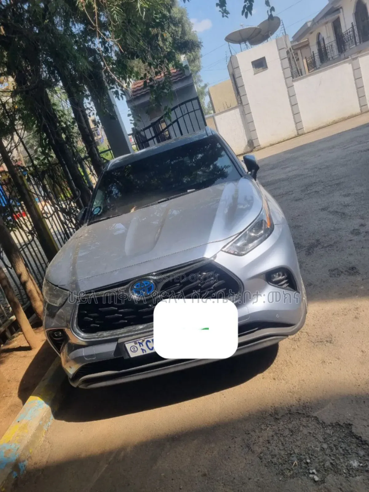 Toyota Highlander Hybrid 2024 Silver