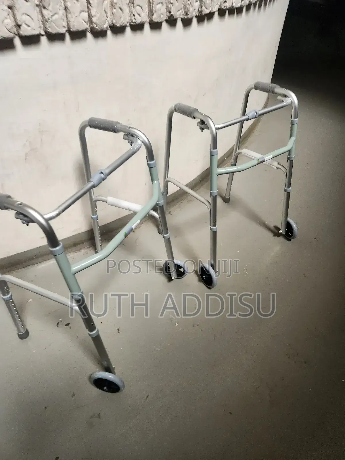 Foldable Walker肺炎almunium Walker朱紅walker腕力medical Walker肇禍almunium Wal