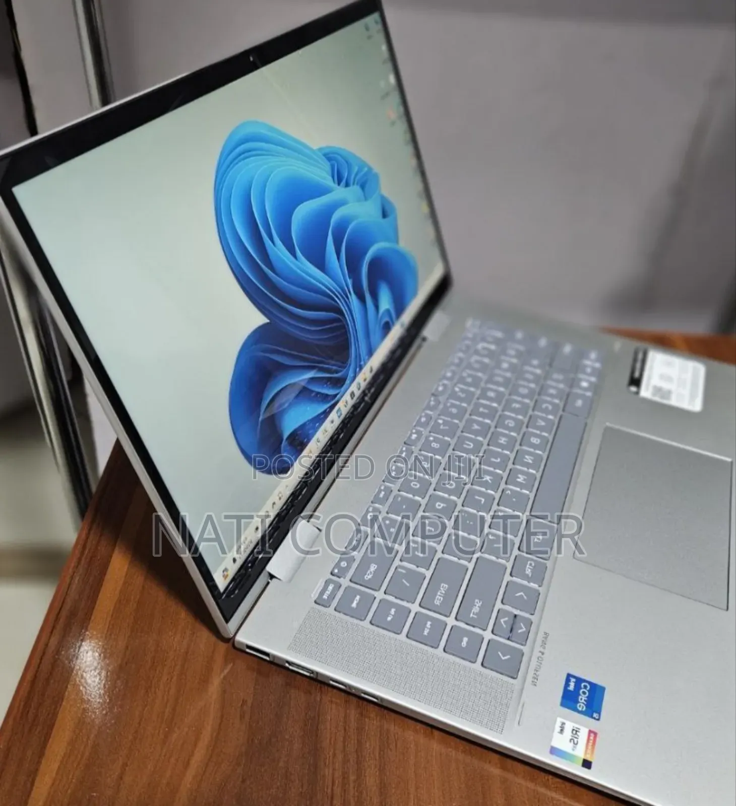 New Laptop HP Envy X360 8GB Intel Core I5 SSD 512GB