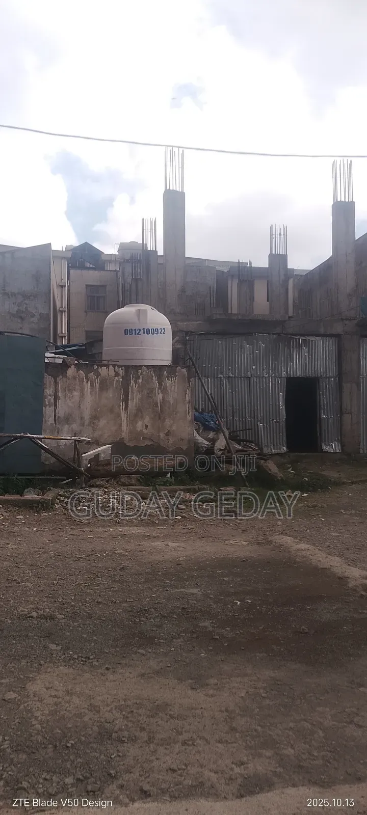 20bdrm Block of Flats in Yeka for sale