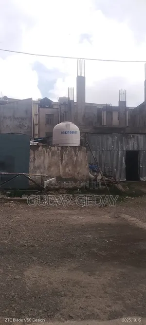 20bdrm Block of Flats in Yeka for sale