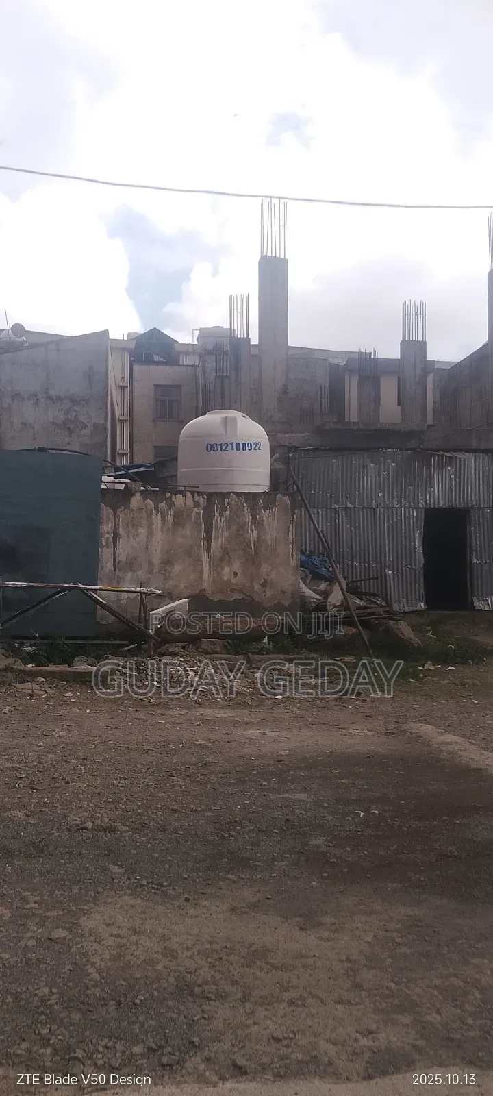 20bdrm Block of Flats in Yeka for sale