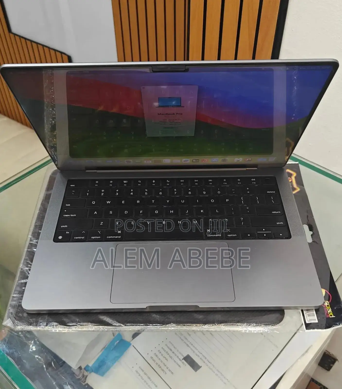 New Laptop Apple MacBook Pro 2021 M1 16GB Apple M1 Pro SSD 512GB