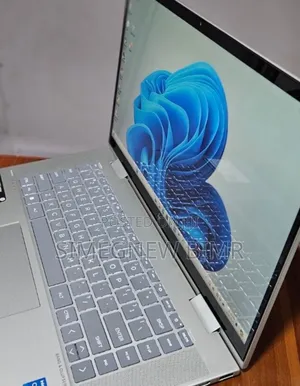New Laptop HP Envy x360 8GB Intel Core i5 SSD 512GB