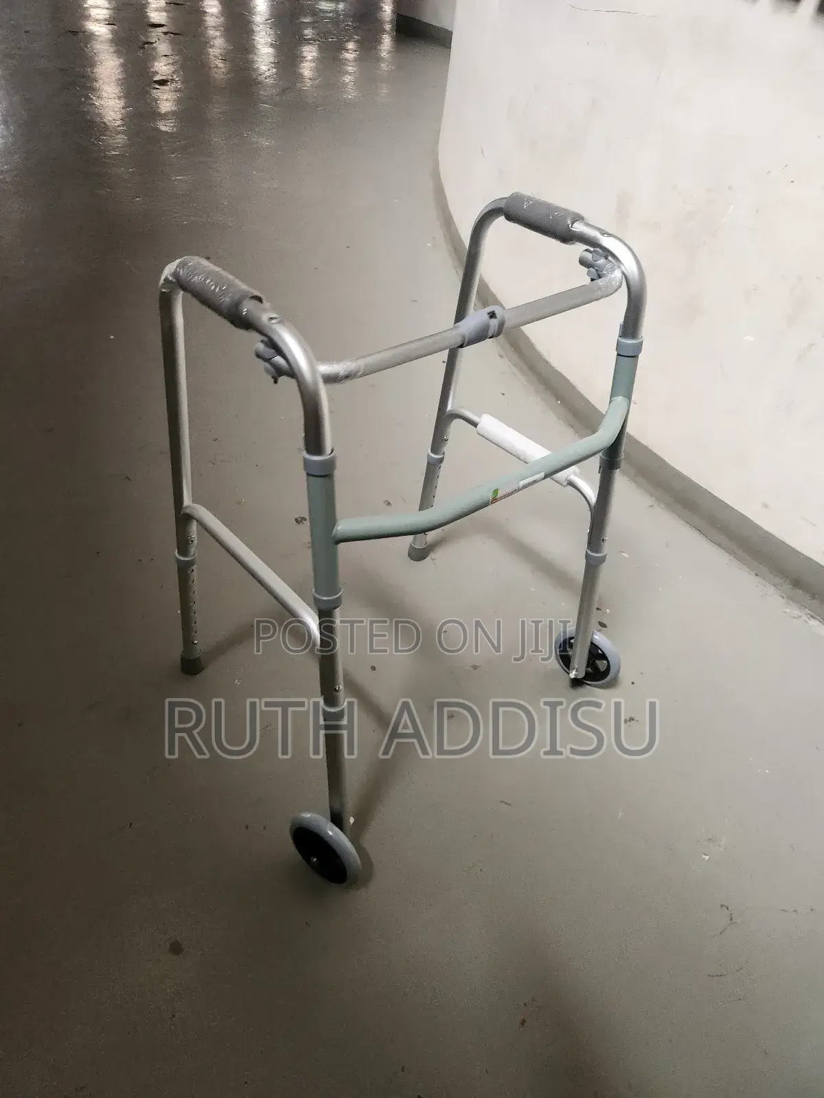 Almunium Walker轟隆brand New Foldable Walker延續walking Aid朱明walker Medica