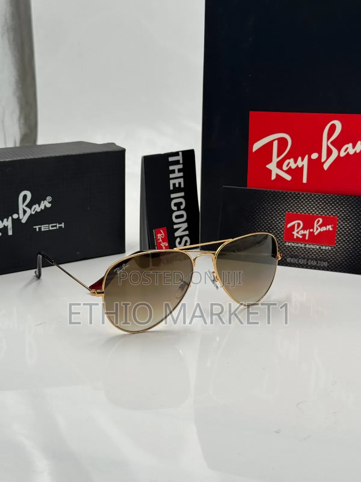 Rayban Aviators Classic Stylish Sunglasses Usually Worn by Pilots