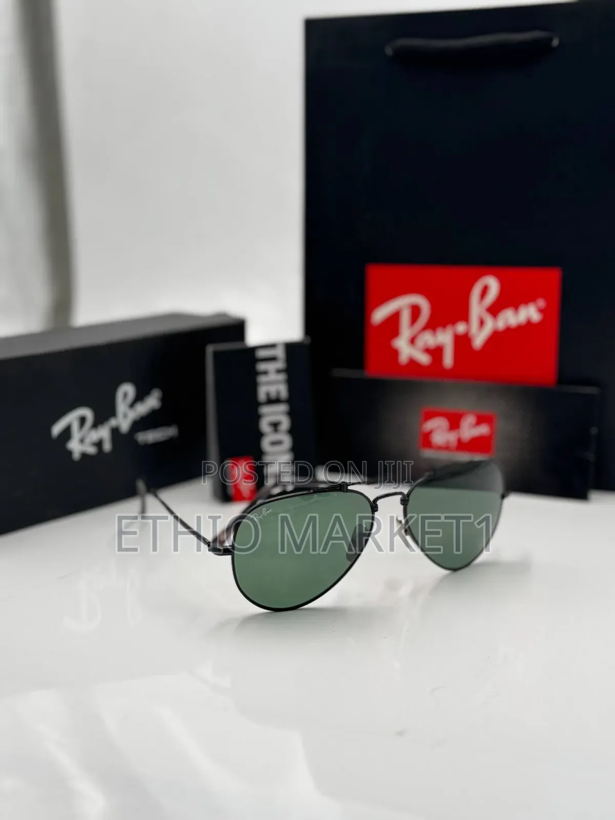 Rayban Aviators Classic Stylish Sunglasses Usually Worn by Pilots