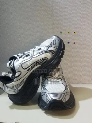 Photo - New Balance With High Quality for Man’S and Girls