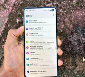 Photo - Samsung Galaxy S10 128 GB Black