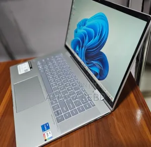 New Laptop HP Envy X360 8GB Intel Core I5 SSD 512GB
