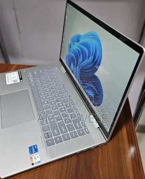 New Laptop HP Envy X360 8GB Intel Core I5 SSD 512GB