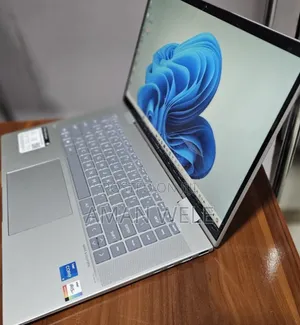 New Laptop HP Envy X360 8GB Intel Core I5 SSD 512GB