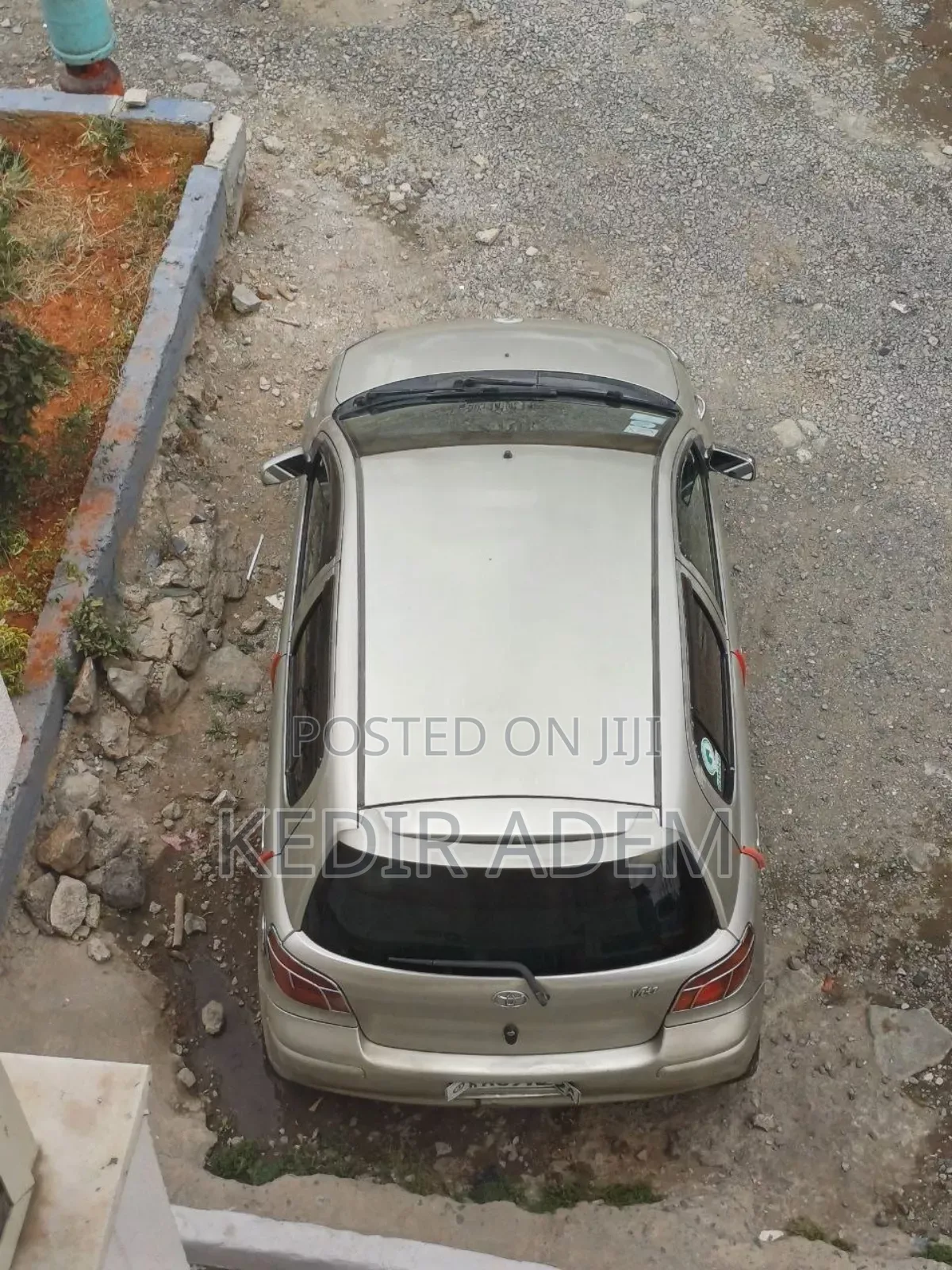 Toyota Vitz 2002 Gold