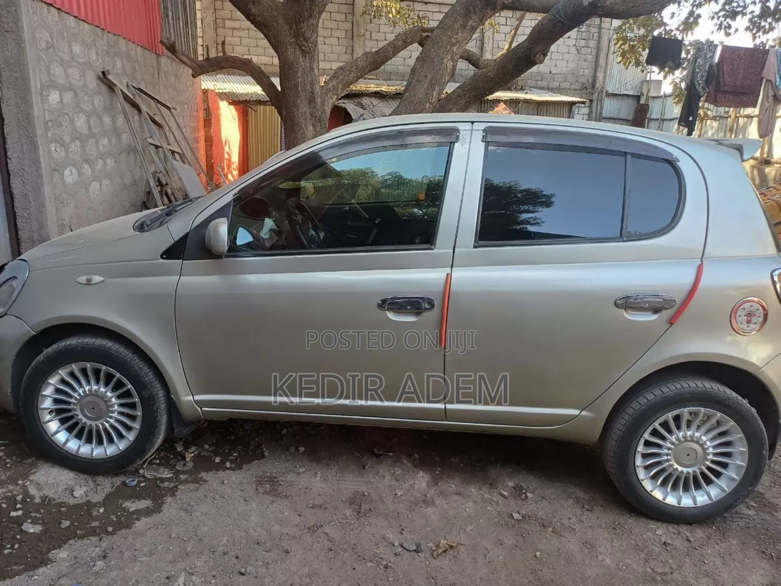 Toyota Vitz 2002 Gold